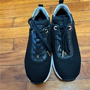 MICHAEL KORS SNEAKERS SZ 7 M